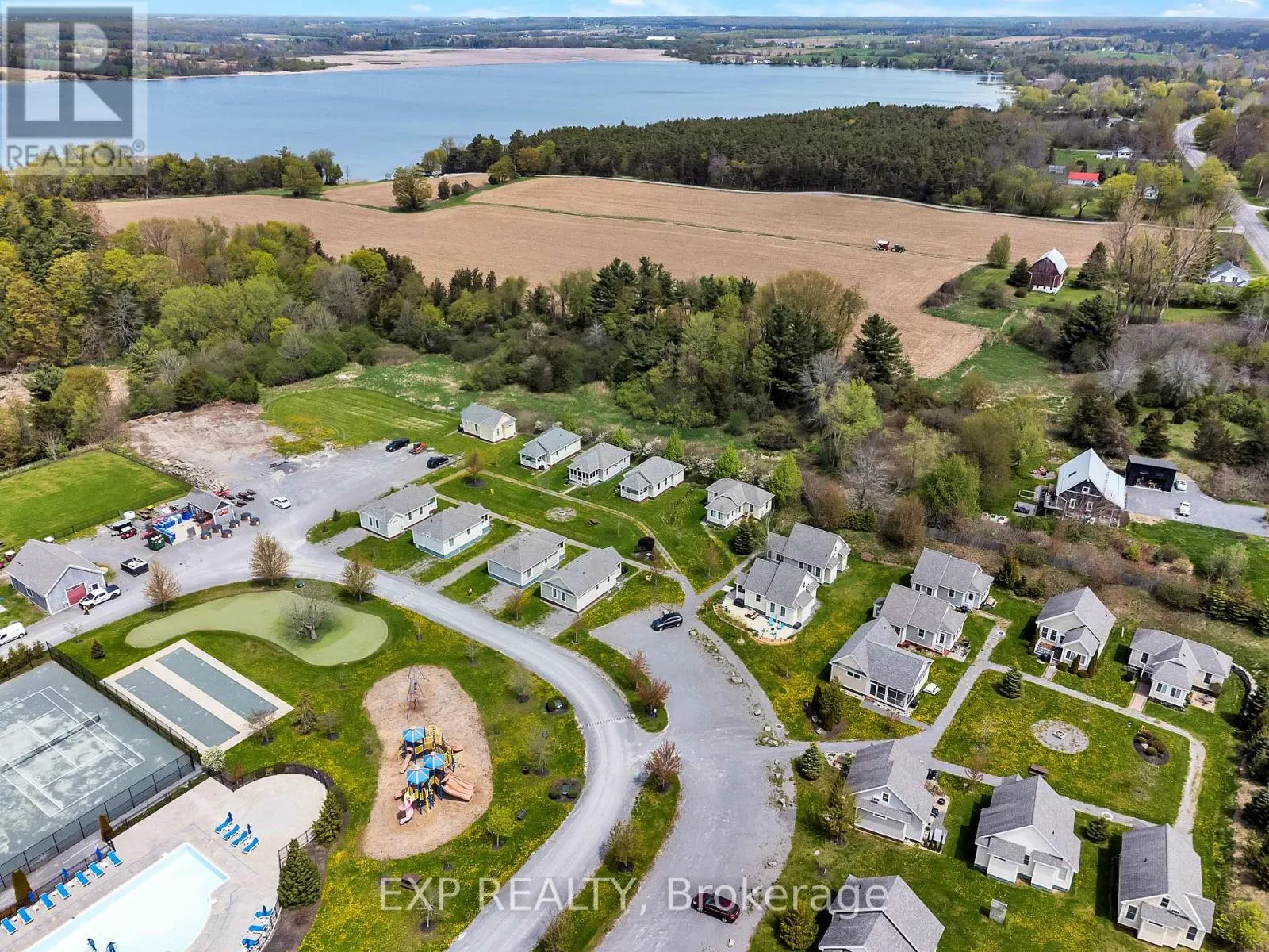 48 MEADOWVIEW LANE