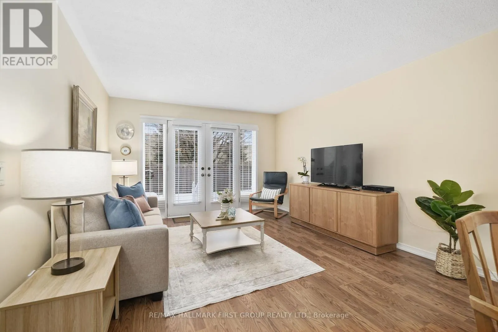 UNIT 6 - 740 CARLISLE STREET