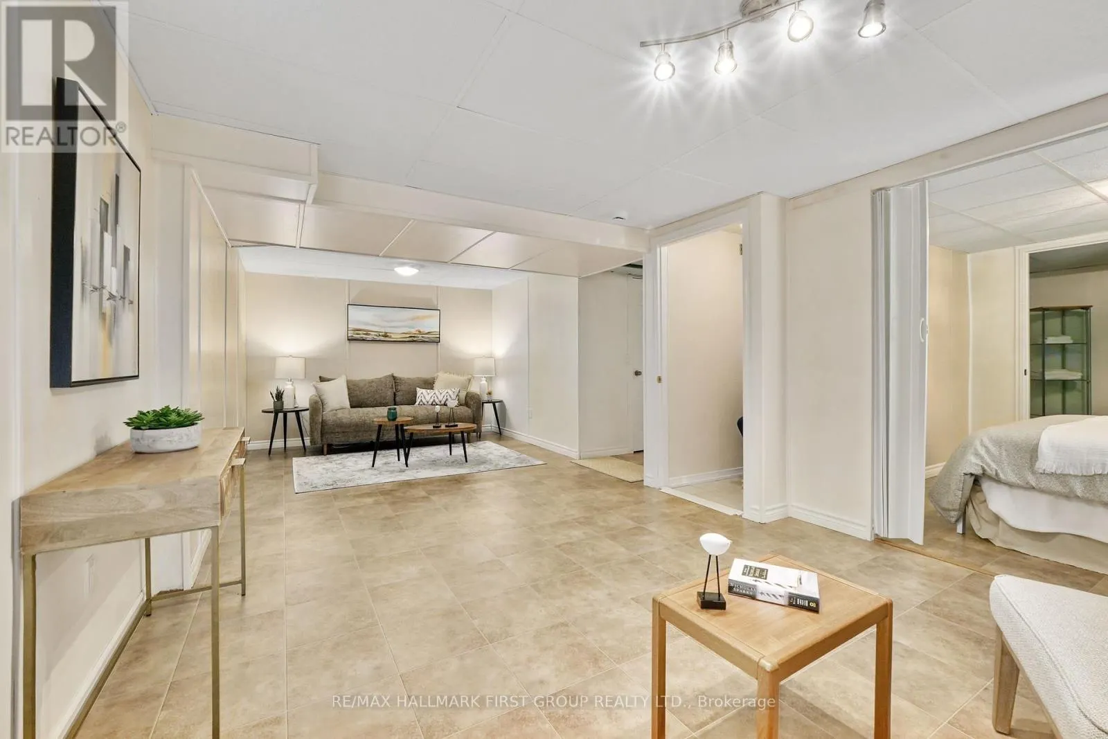 UNIT 6 - 740 CARLISLE STREET