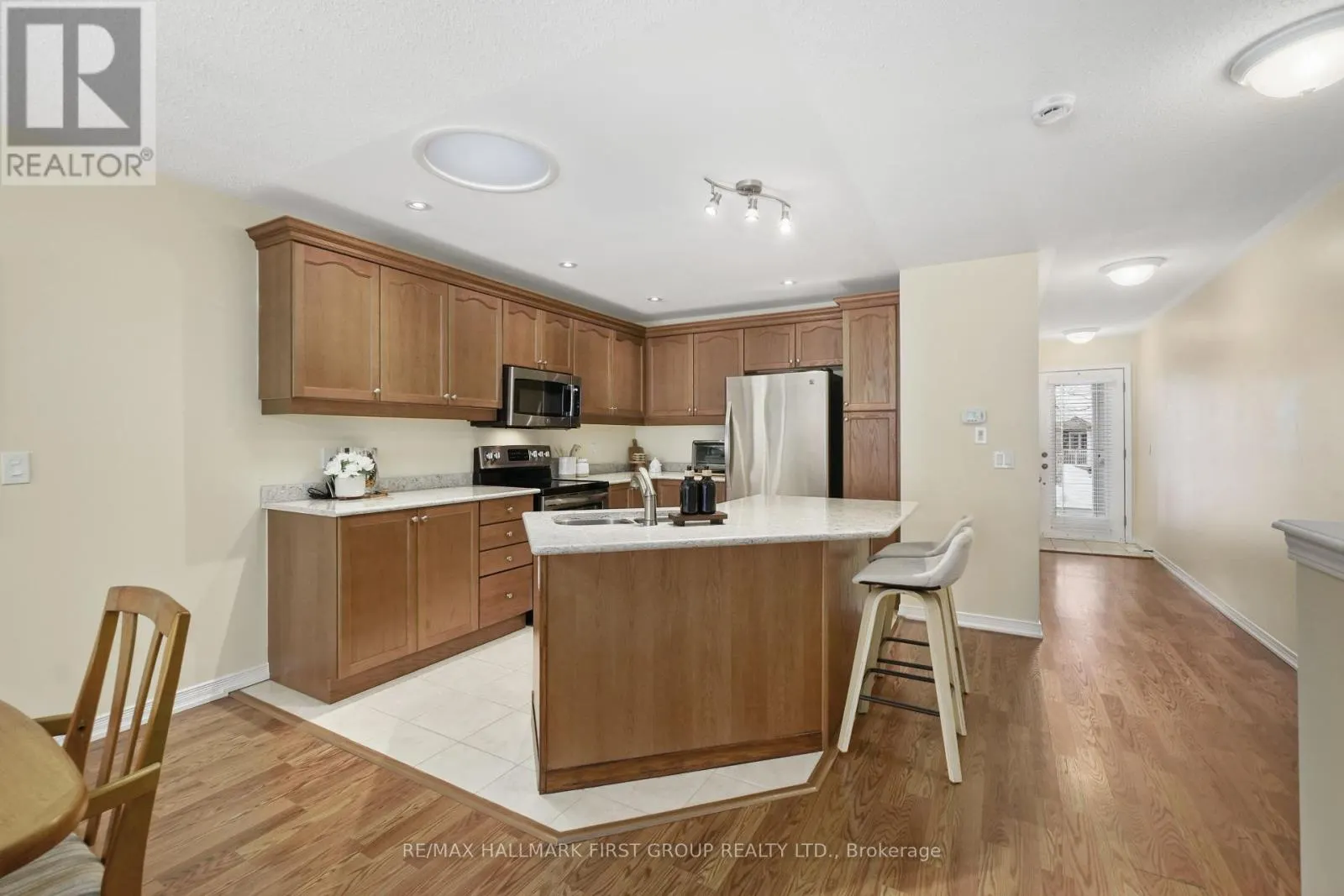 UNIT 6 - 740 CARLISLE STREET