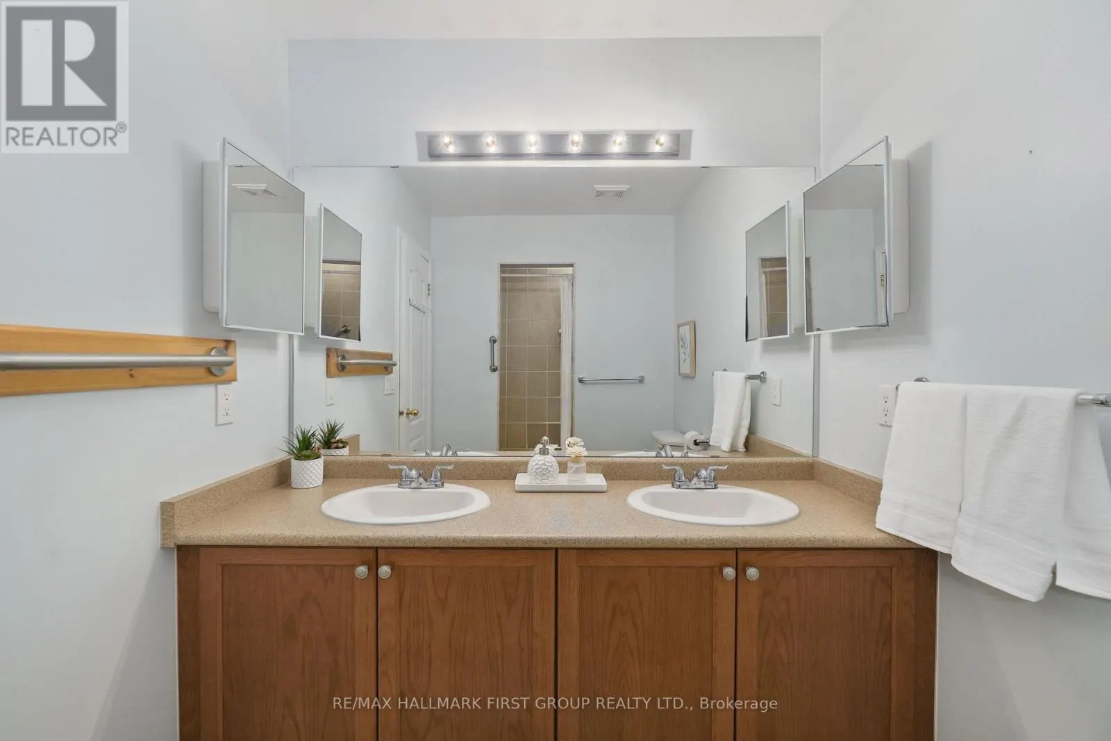 UNIT 6 - 740 CARLISLE STREET