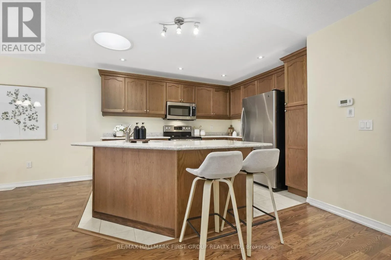 UNIT 6 - 740 CARLISLE STREET