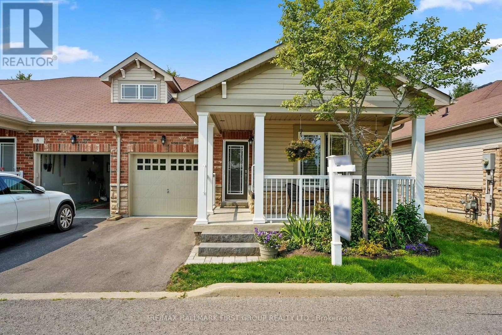UNIT 6 - 740 CARLISLE STREET