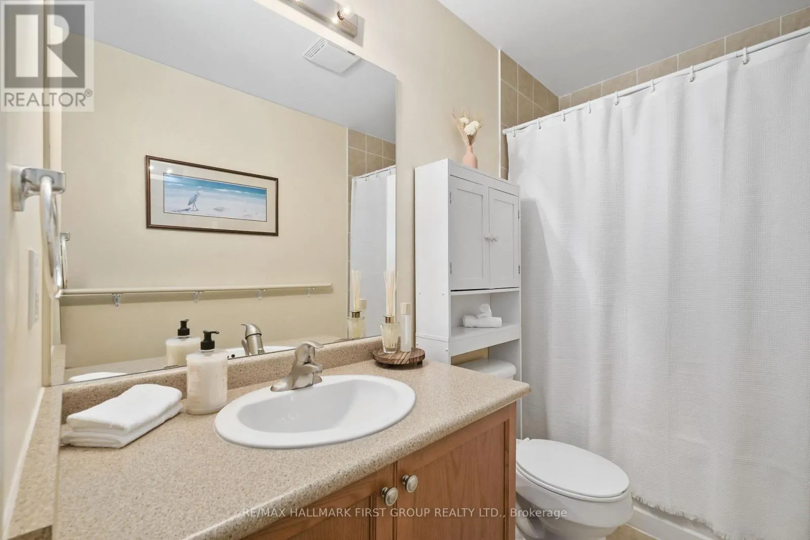UNIT 6 - 740 CARLISLE STREET