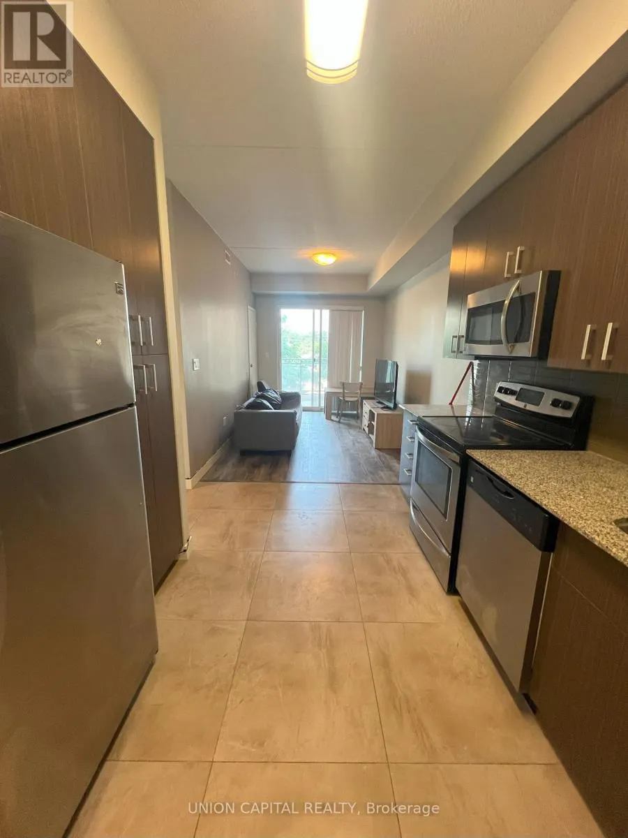 B207 - 62 BALSAM STREET S