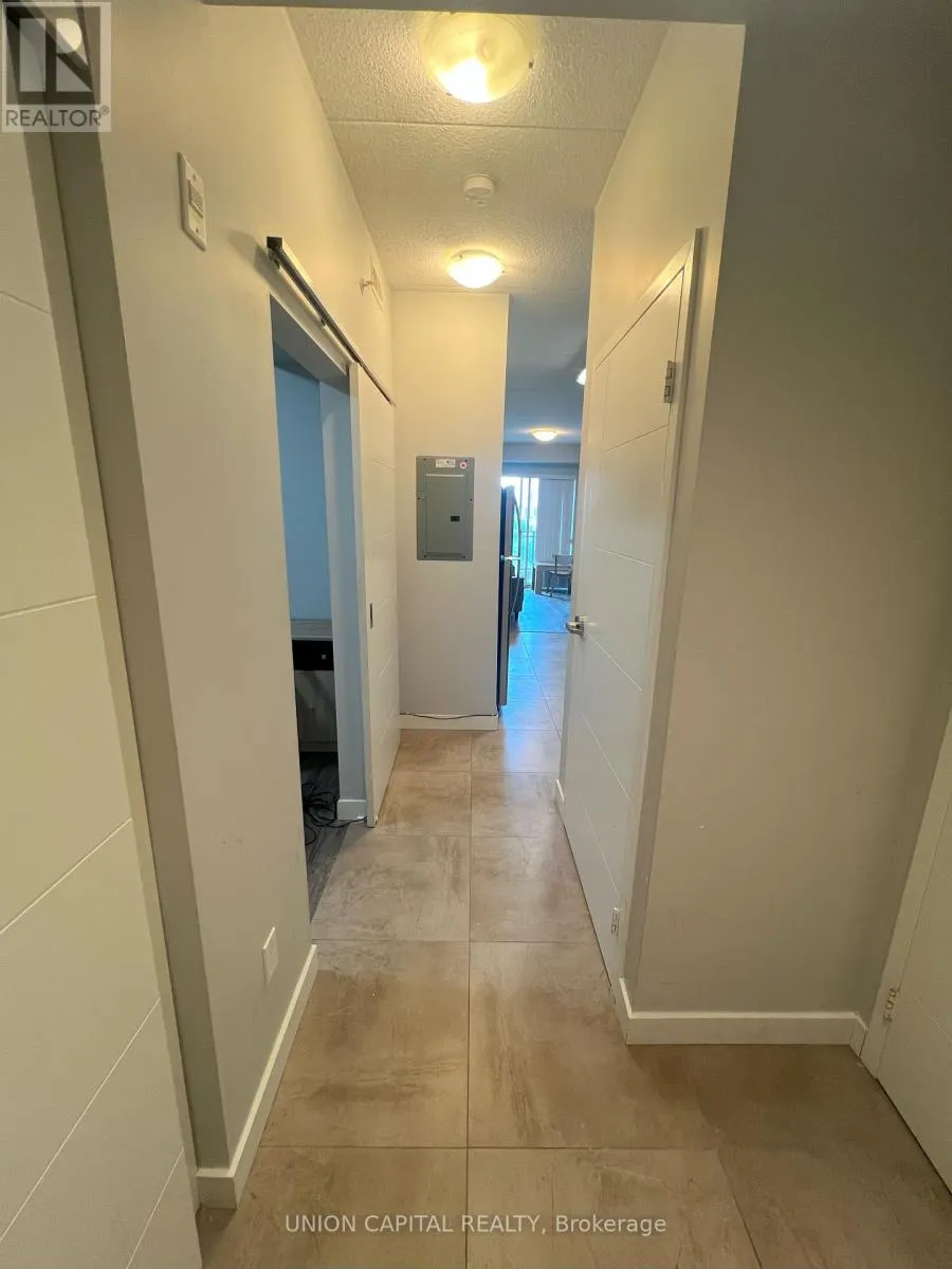 B207 - 62 BALSAM STREET S