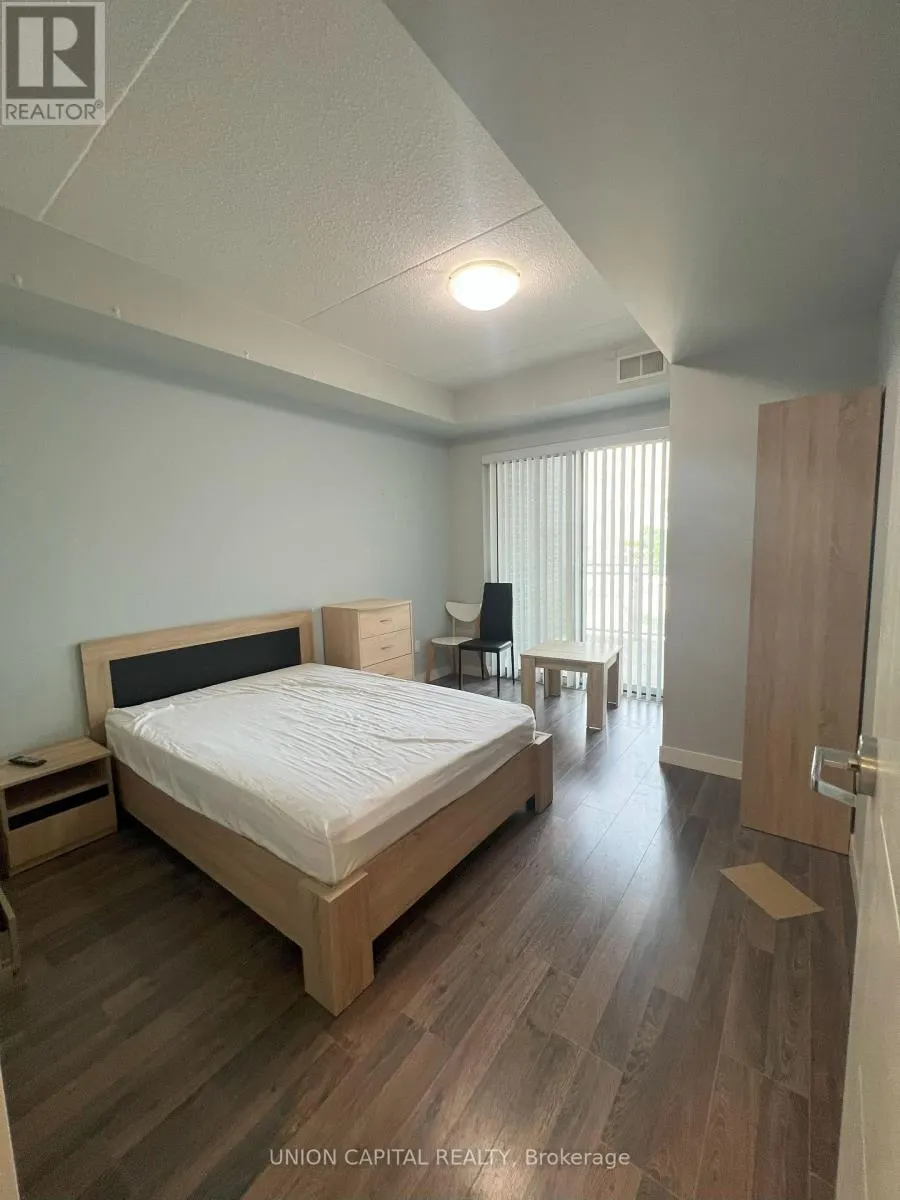 B207 - 62 BALSAM STREET S
