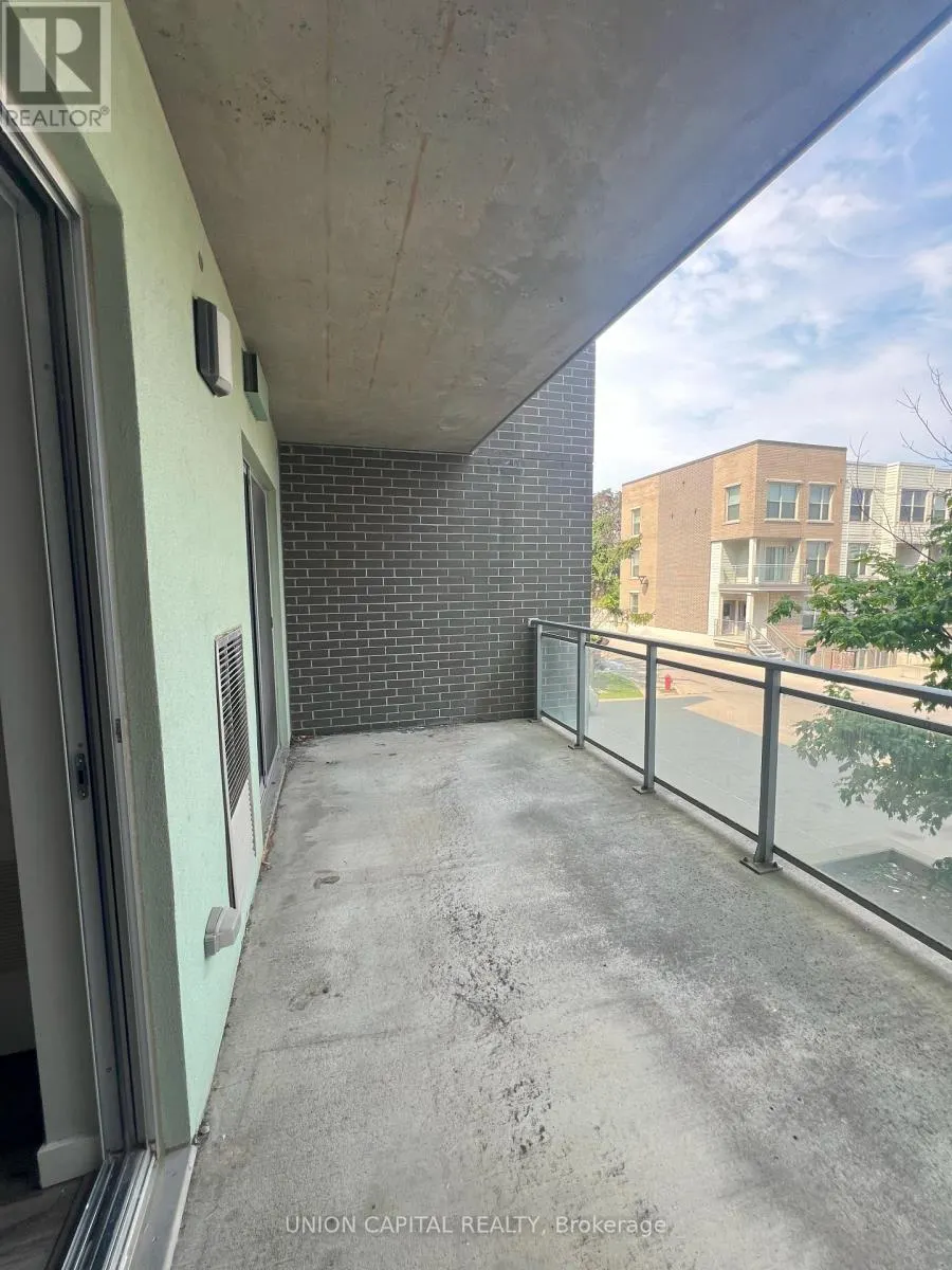 B207 - 62 BALSAM STREET S