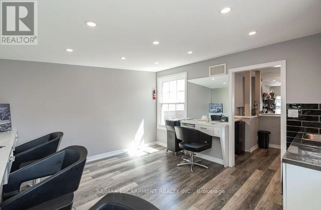 664 UPPER JAMES STREET