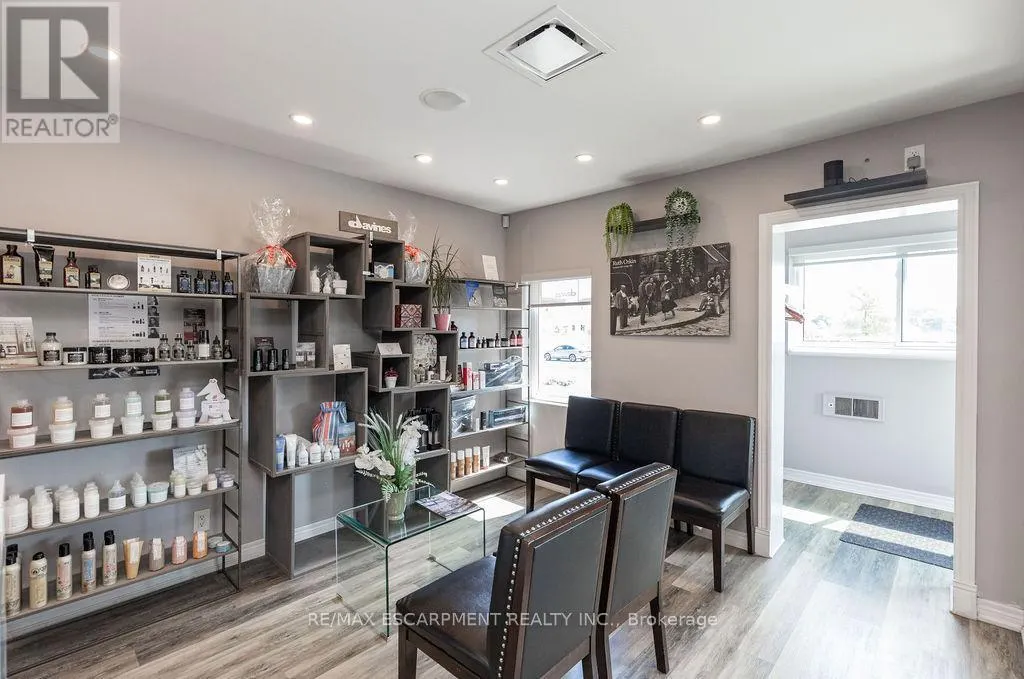 664 UPPER JAMES STREET