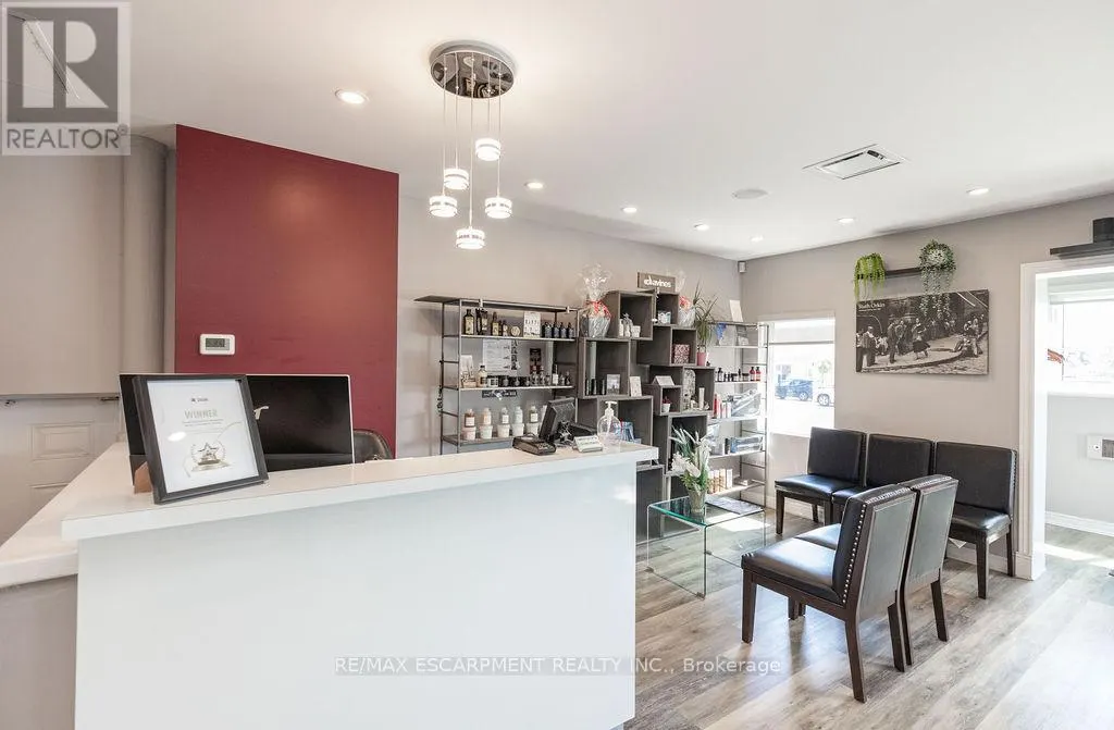 664 UPPER JAMES STREET