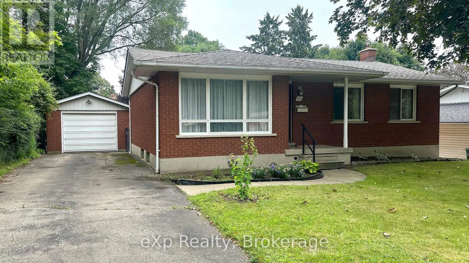120 SPEEDVALE AVENUE W