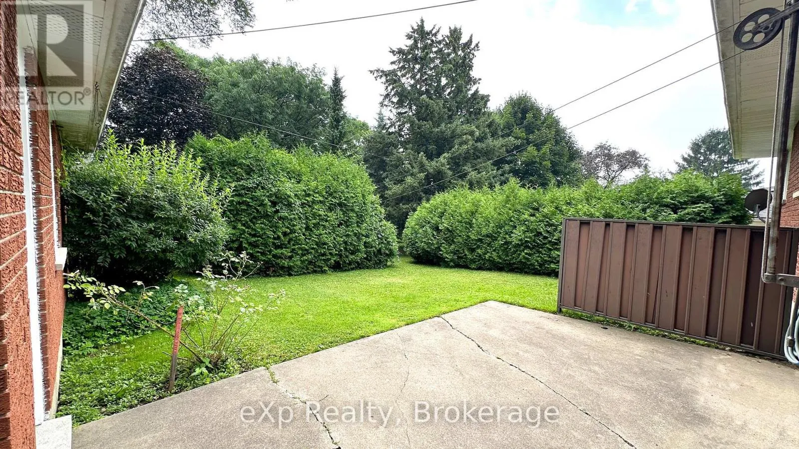 120 SPEEDVALE AVENUE W