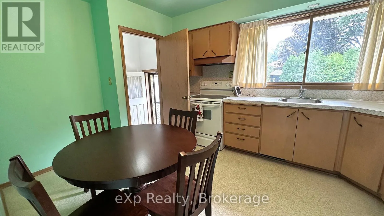 120 SPEEDVALE AVENUE W