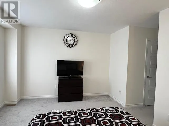 301 EQUESTRIAN WAY