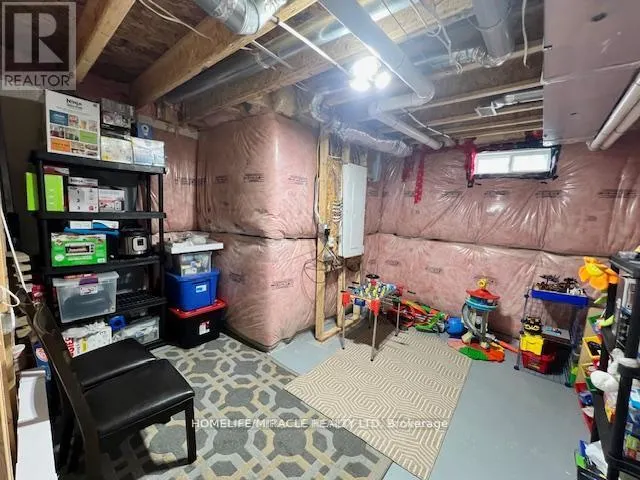 301 EQUESTRIAN WAY