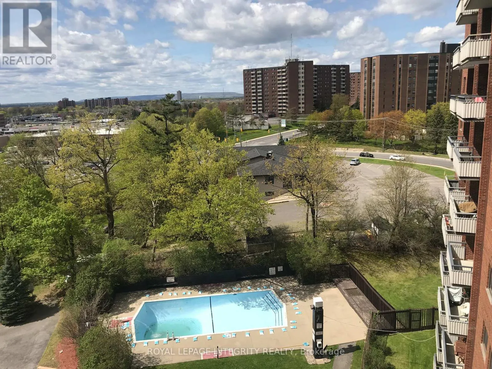 815 - 20 CHESTERTON DRIVE