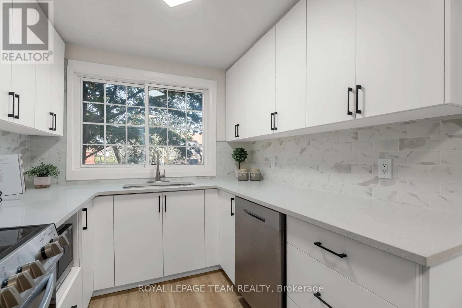 54 GREENBORO CRESCENT