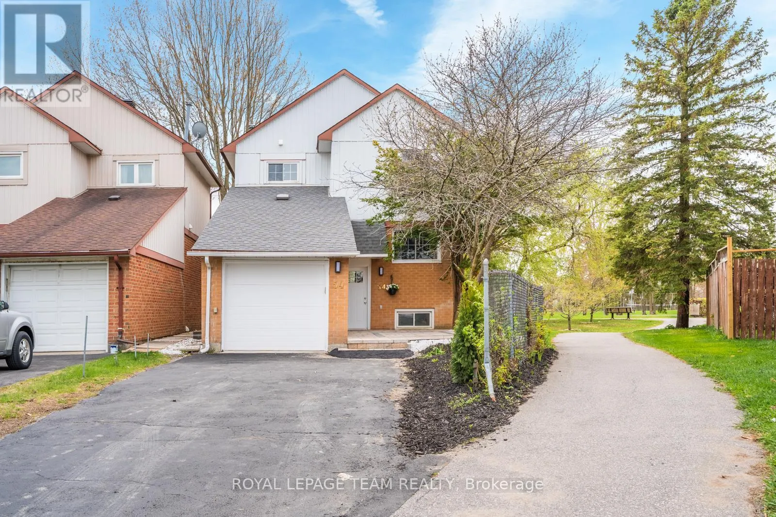 54 GREENBORO CRESCENT