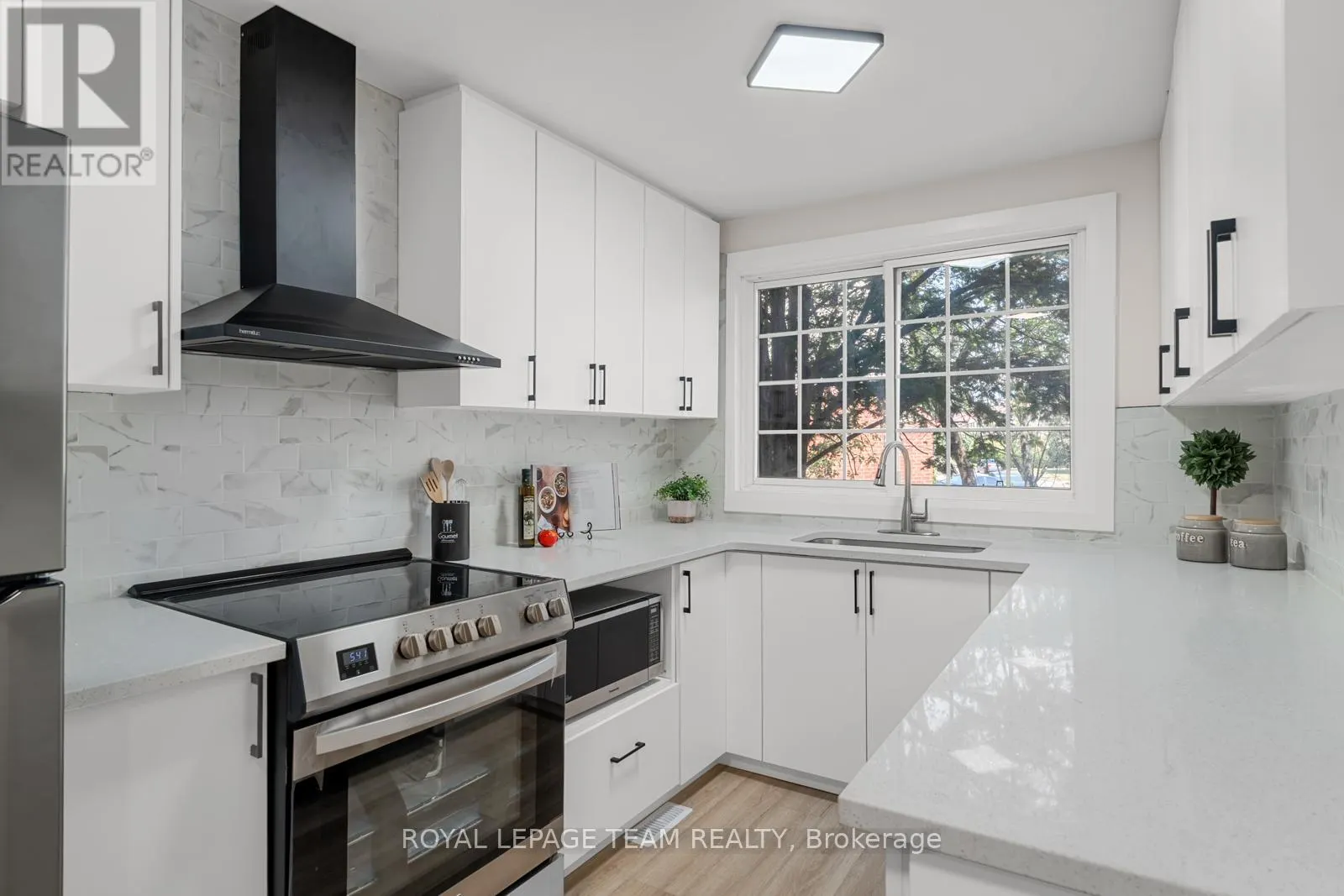 54 GREENBORO CRESCENT