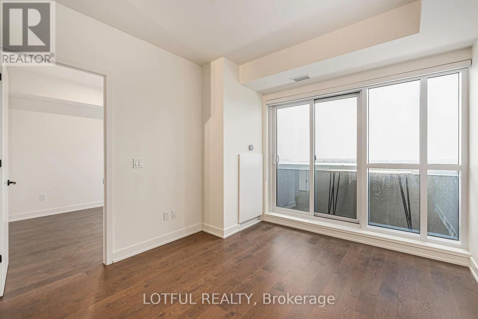 1305 - 560 RIDEAU STREET