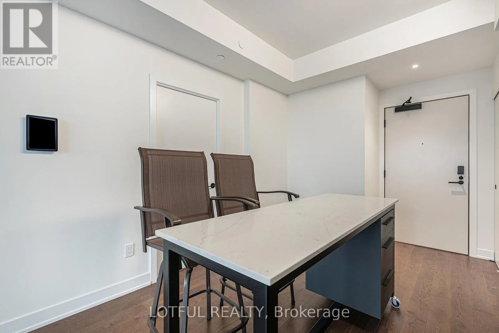 1305 - 560 RIDEAU STREET
