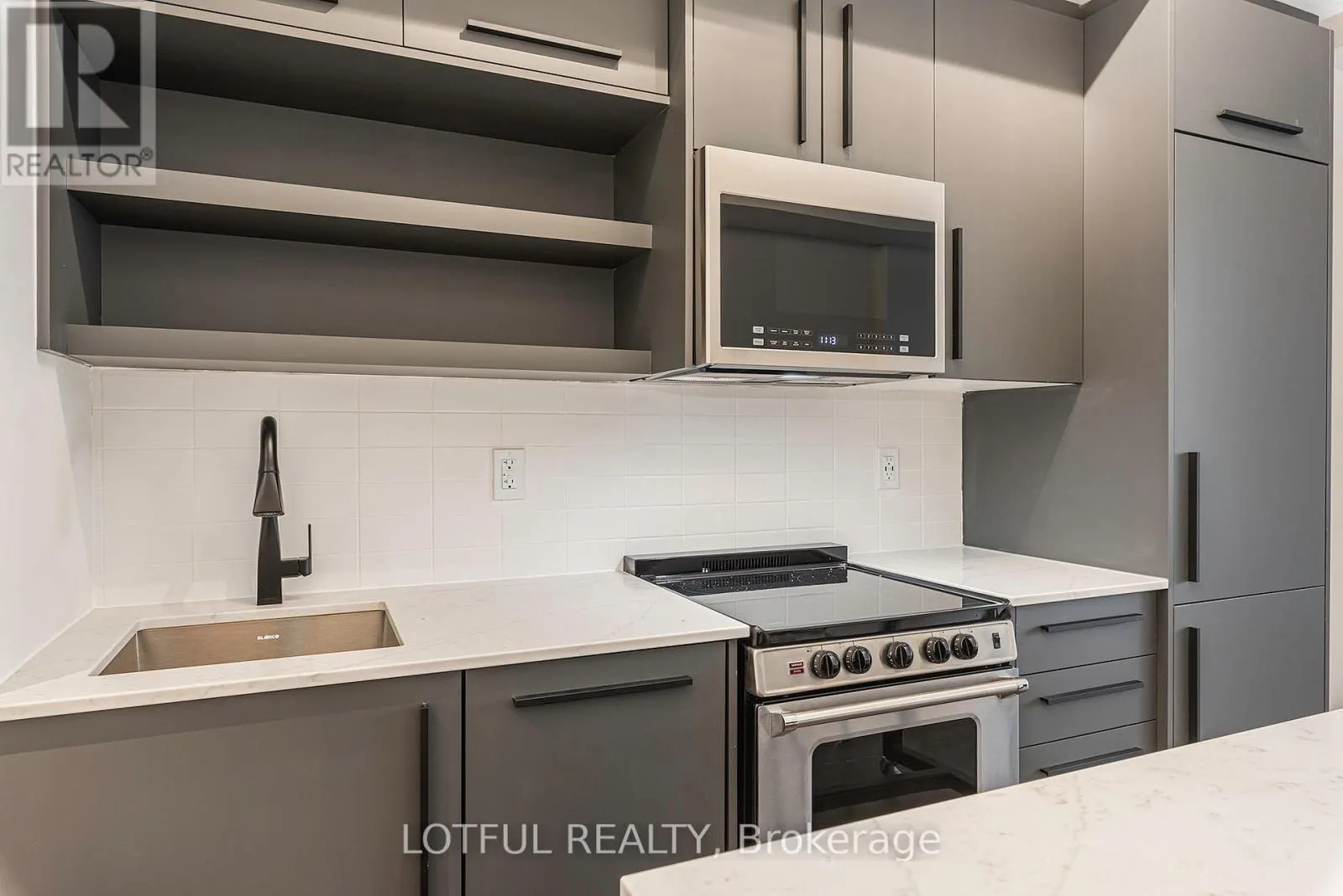 1305 - 560 RIDEAU STREET