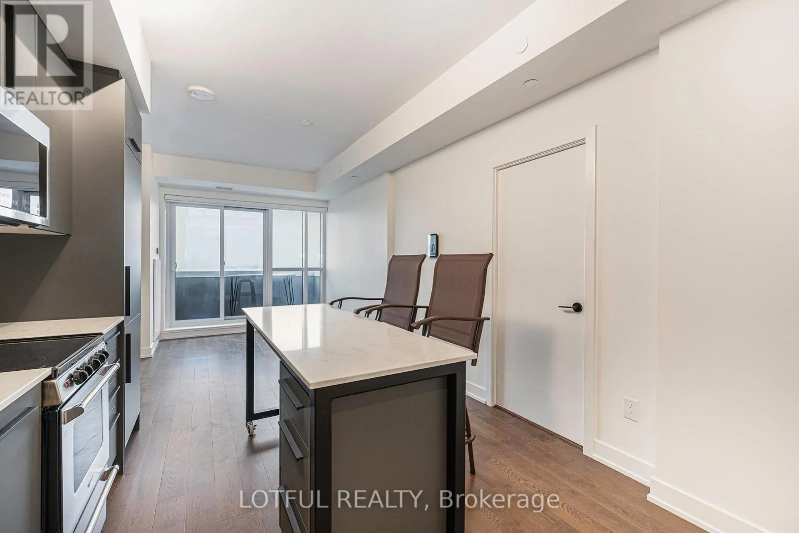 1305 - 560 RIDEAU STREET