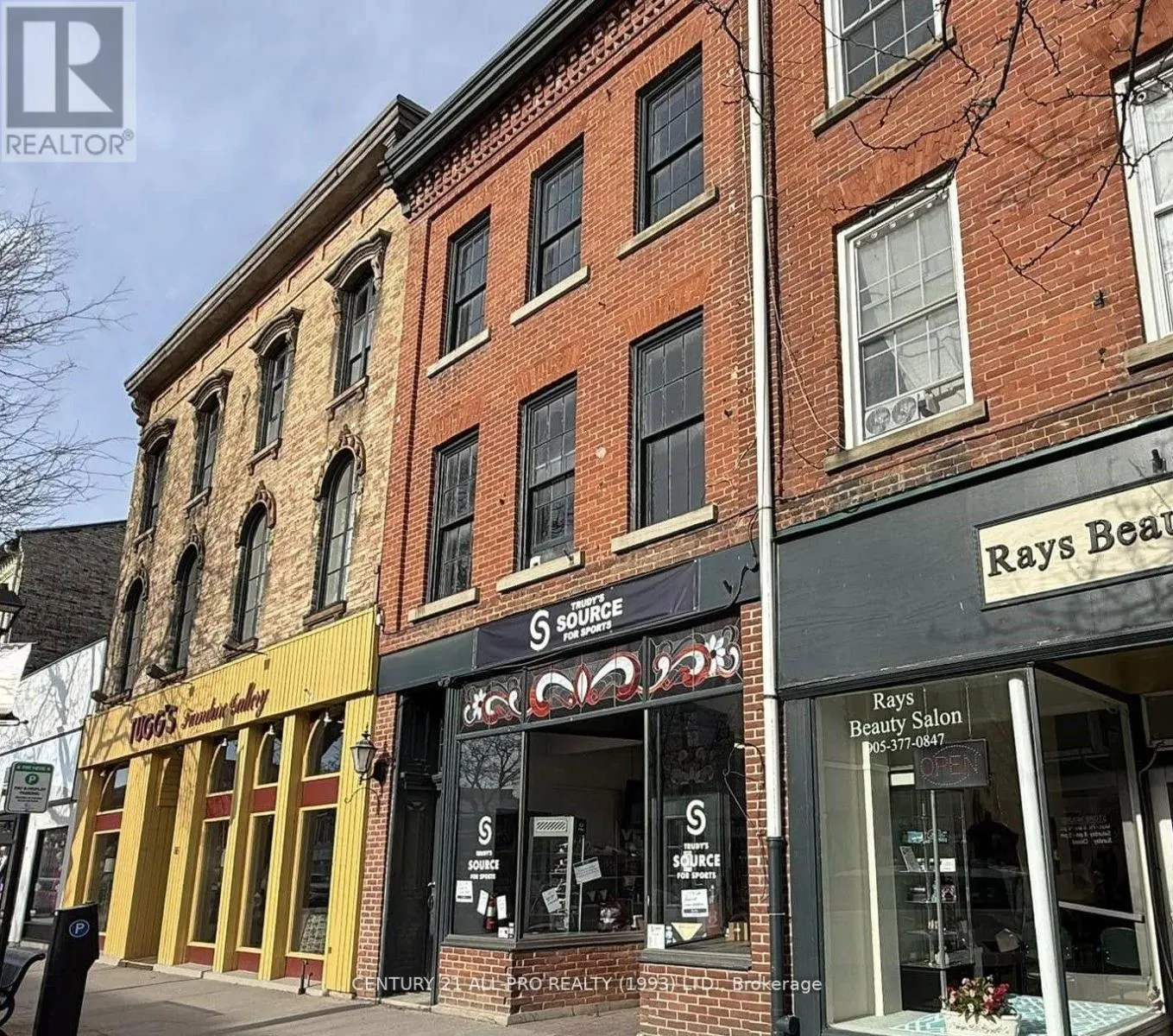 84 KING STREET W
