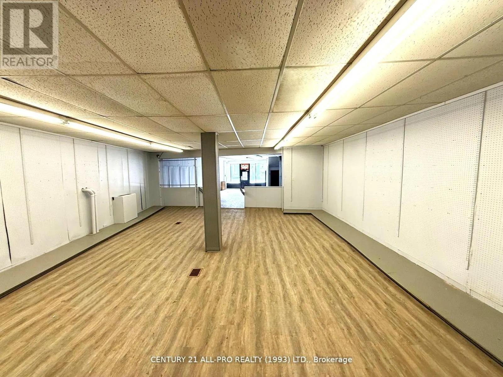 84 KING STREET W