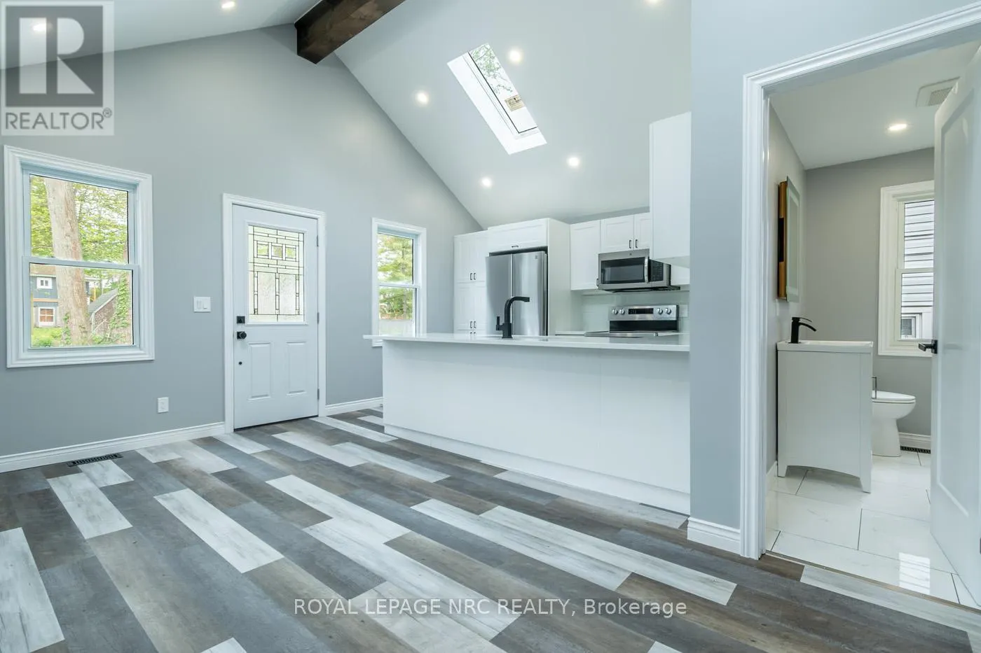 10556 WOODLAND DRIVE