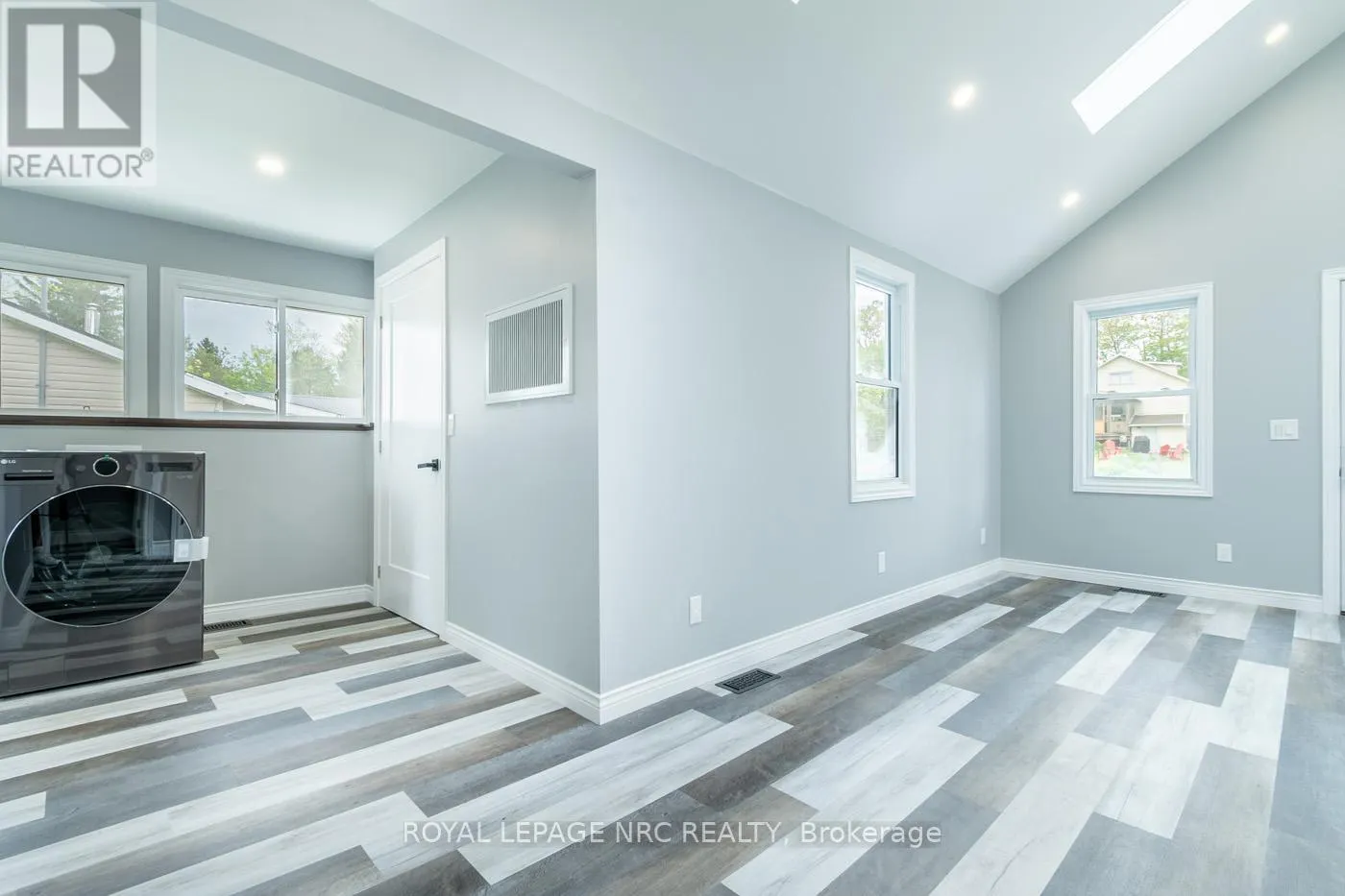 10556 WOODLAND DRIVE