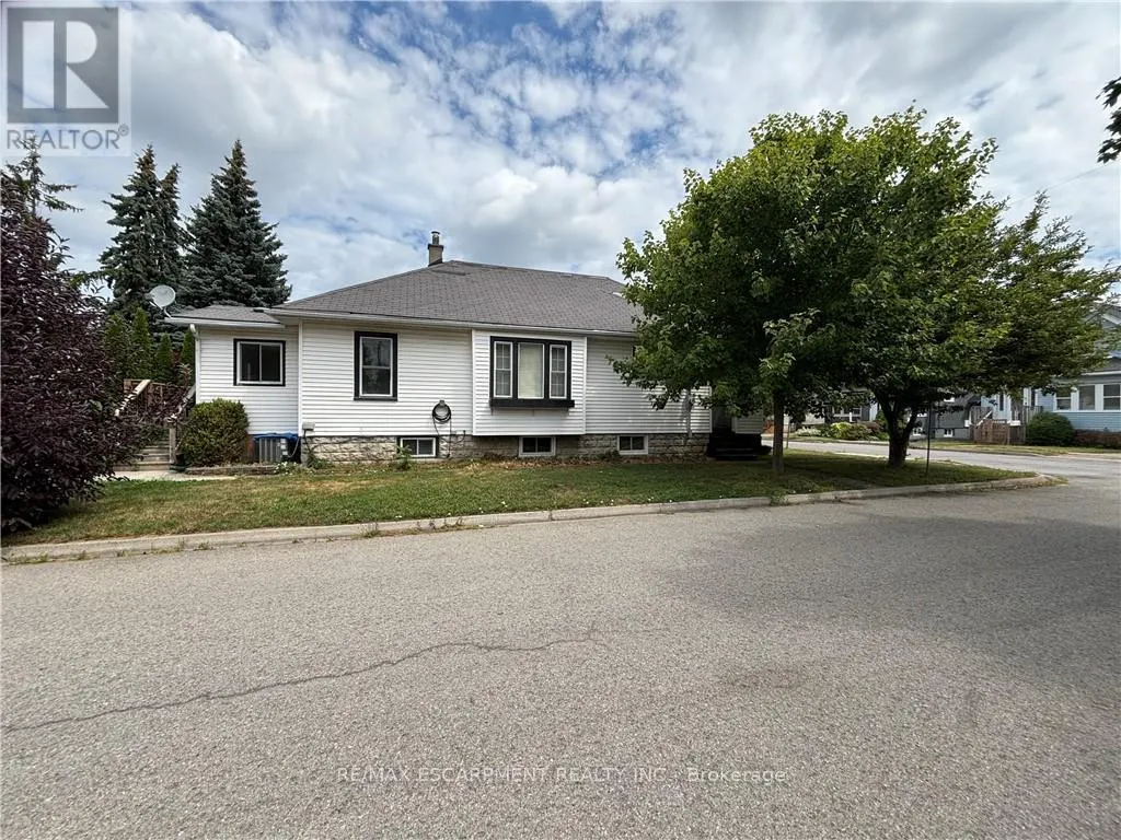 9 GRANTHAM AVENUE