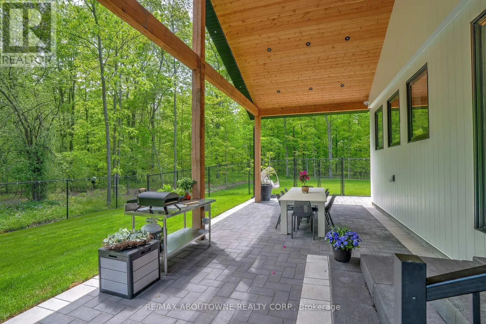 295 ALLEN ROAD
