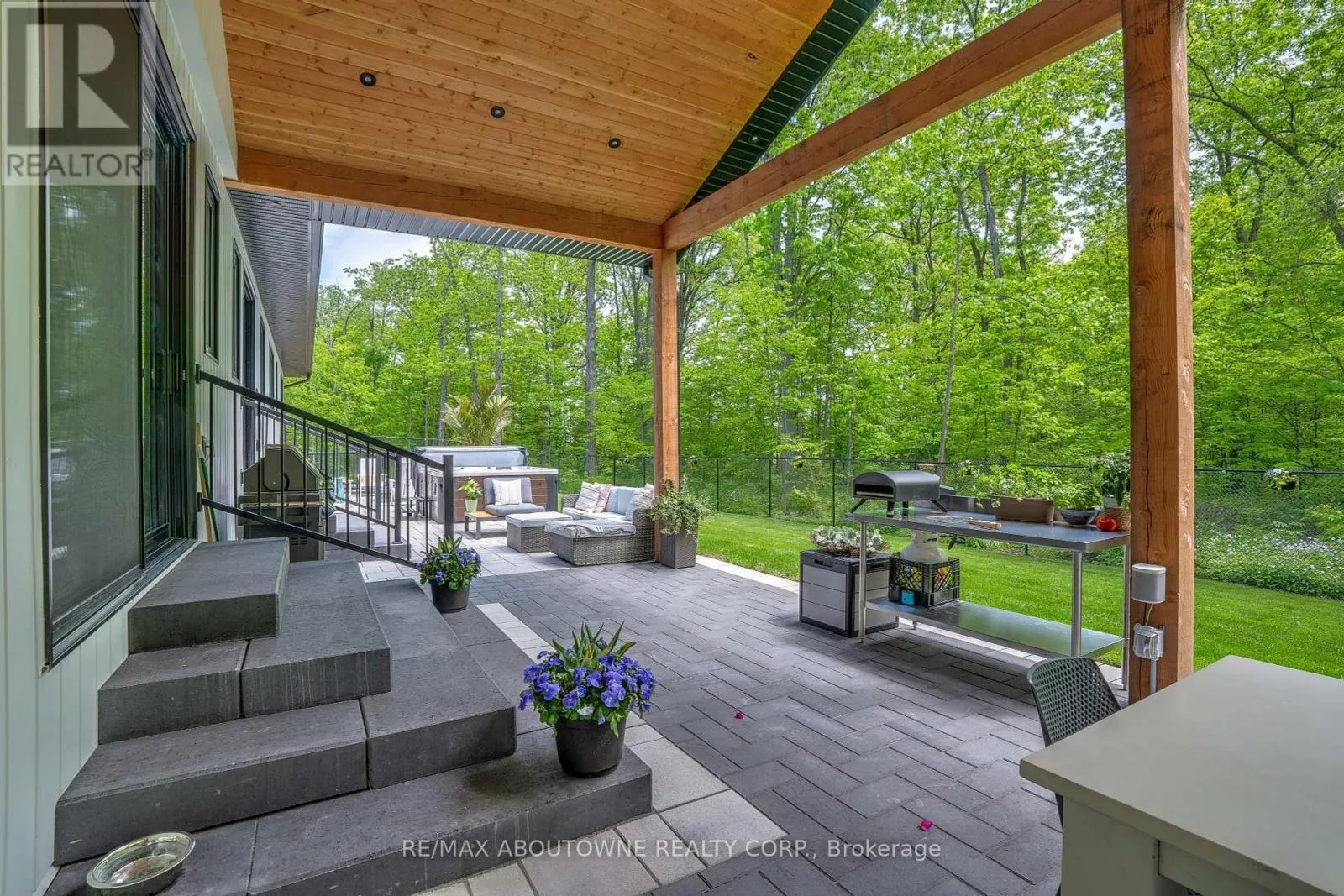 295 ALLEN ROAD