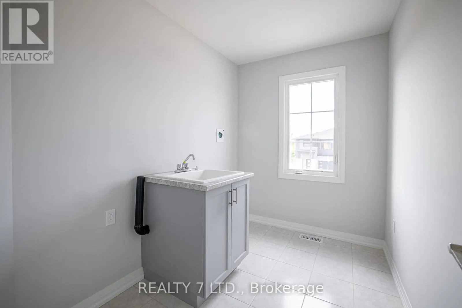 762 BRADFORD AVENUE