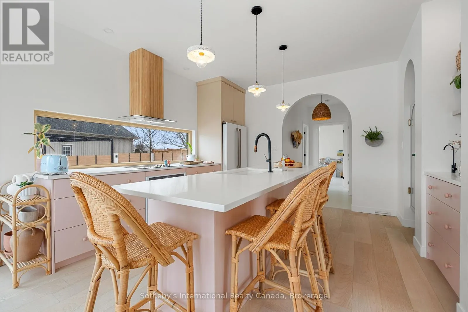 24 WILLIAM STREET W