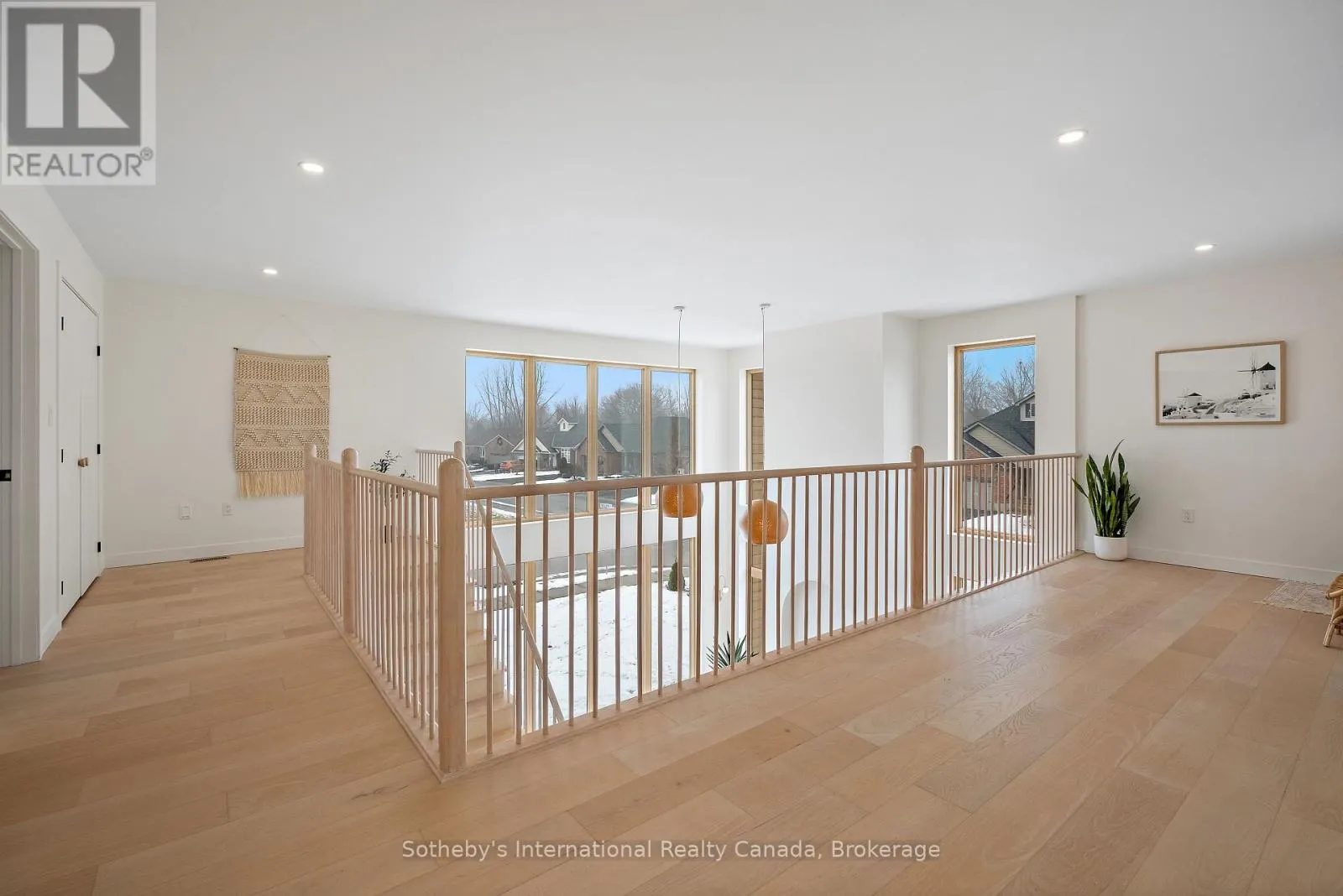 24 WILLIAM STREET W