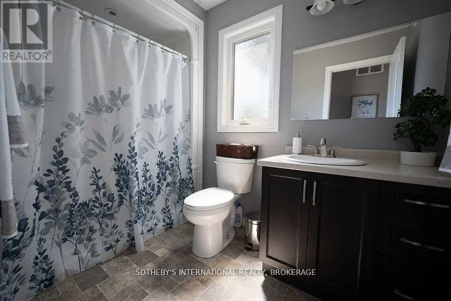 917 WAINFLEET DUNNVILLE TOWNLINE ROAD
