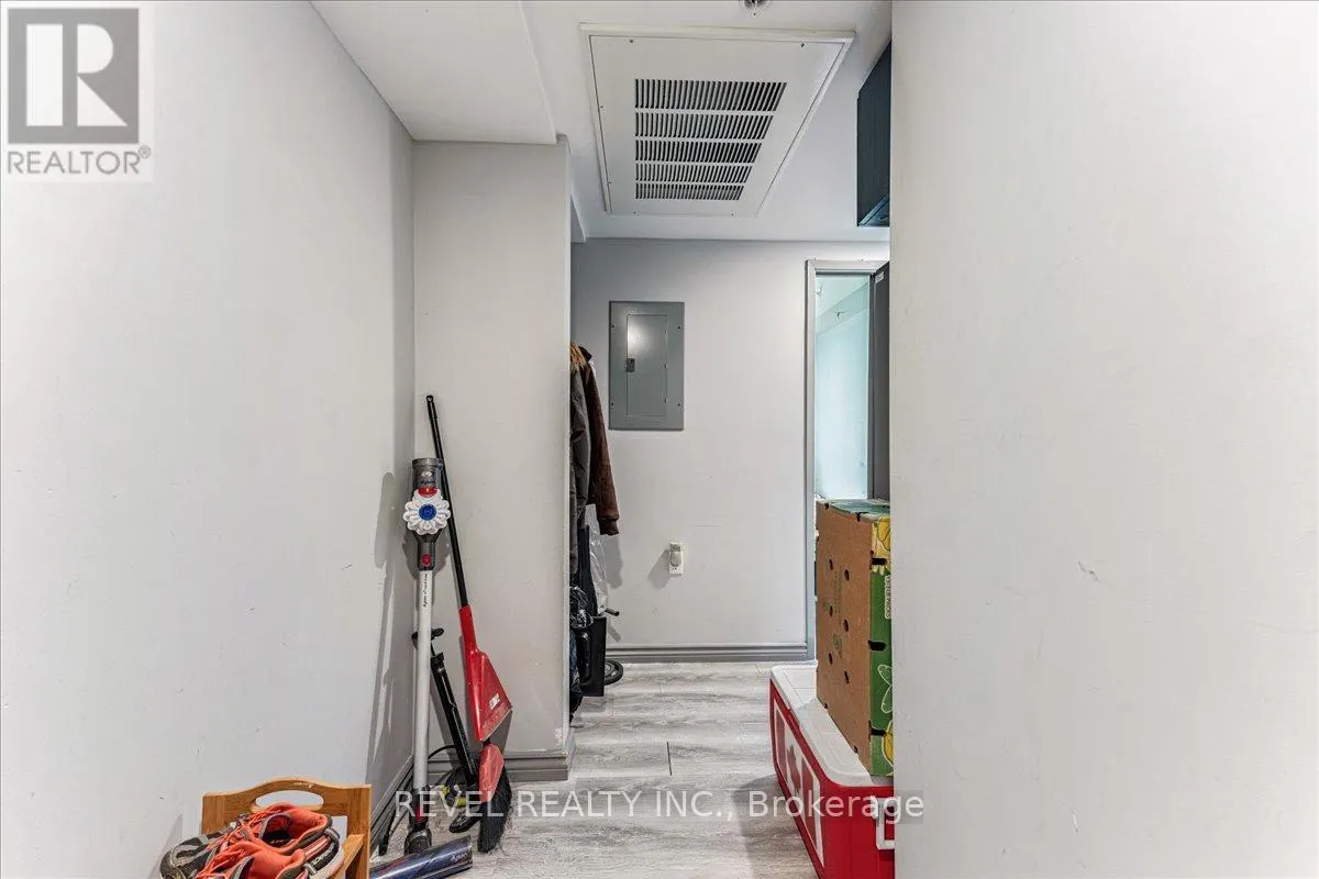 F313 - 275 LARCH STREET