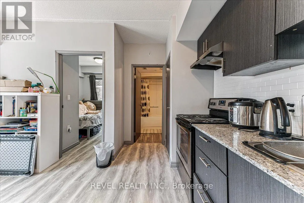 F313 - 275 LARCH STREET