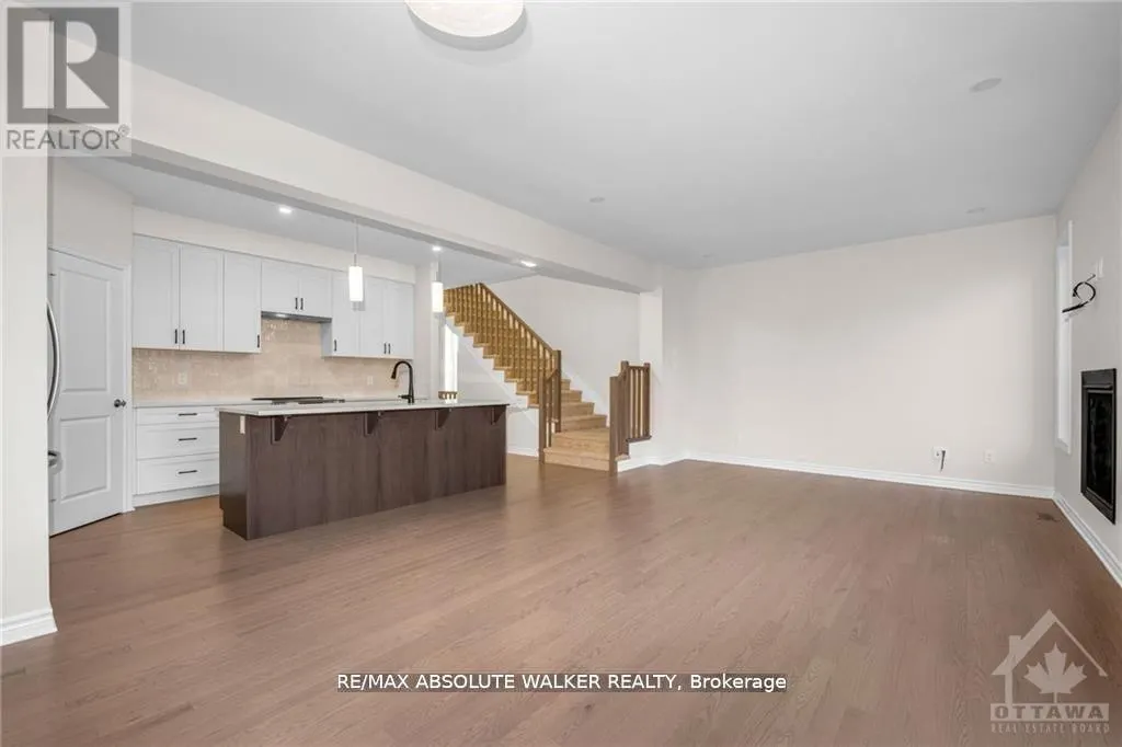 702 DU RIVAGE STREET