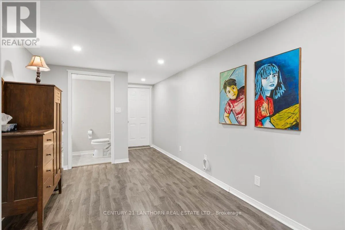 1207 SHANNON ROAD