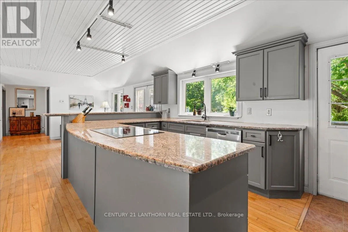 1207 SHANNON ROAD