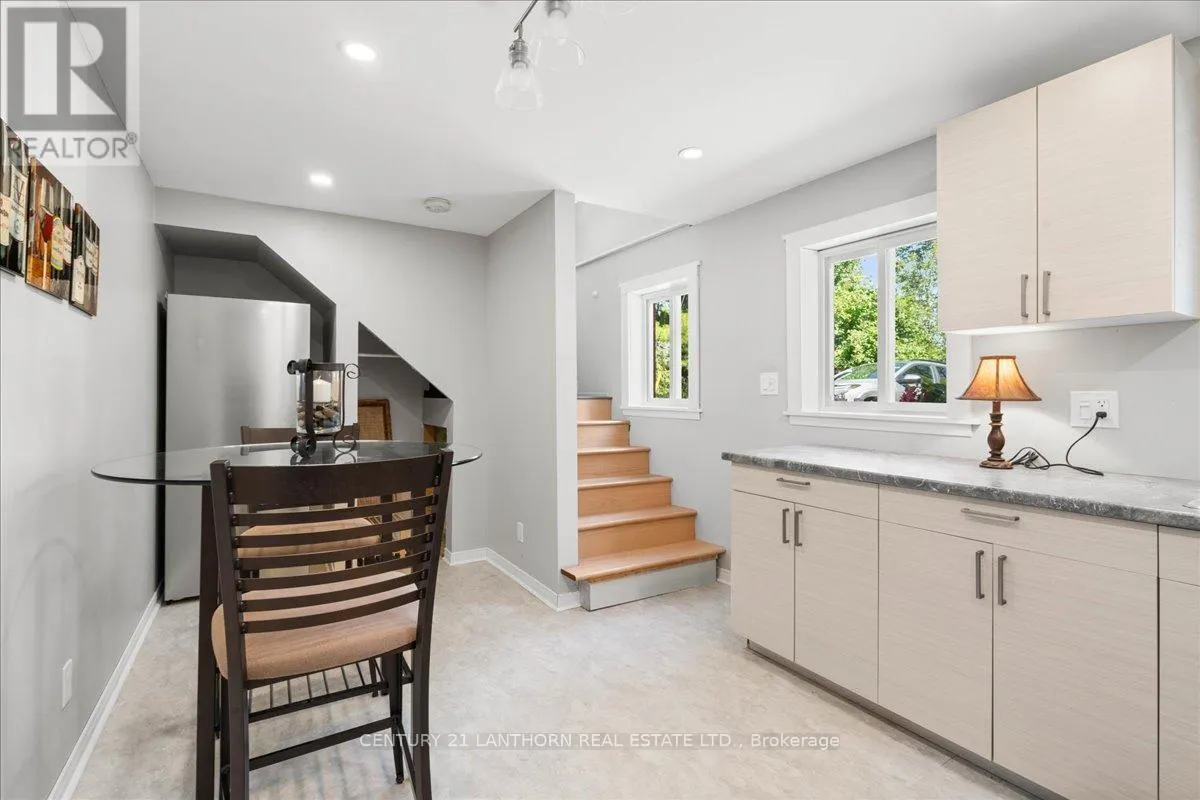 1207 SHANNON ROAD