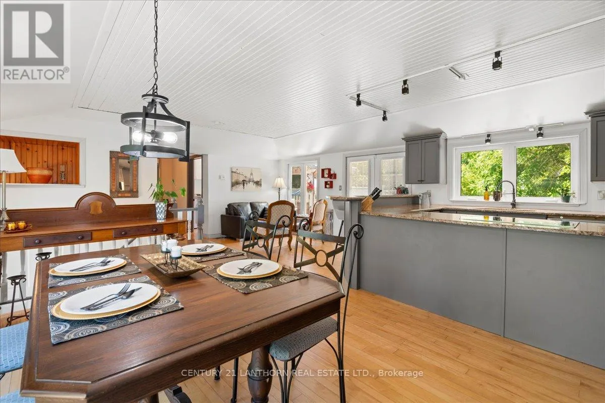 1207 SHANNON ROAD
