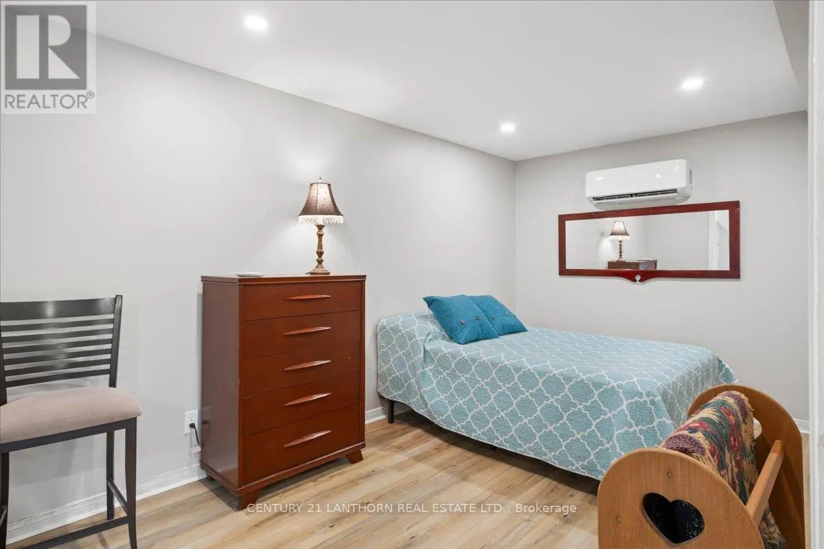 1207 SHANNON ROAD