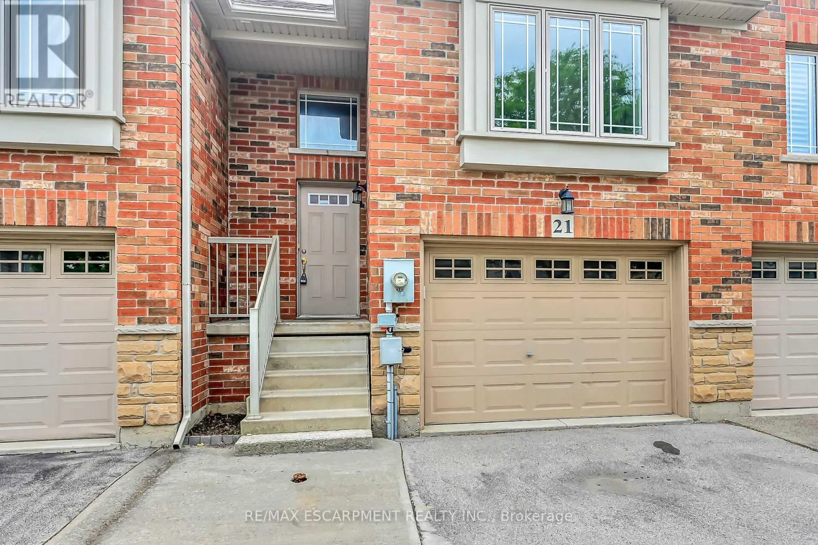 21 - 242 UPPER MOUNT ALBION ROAD