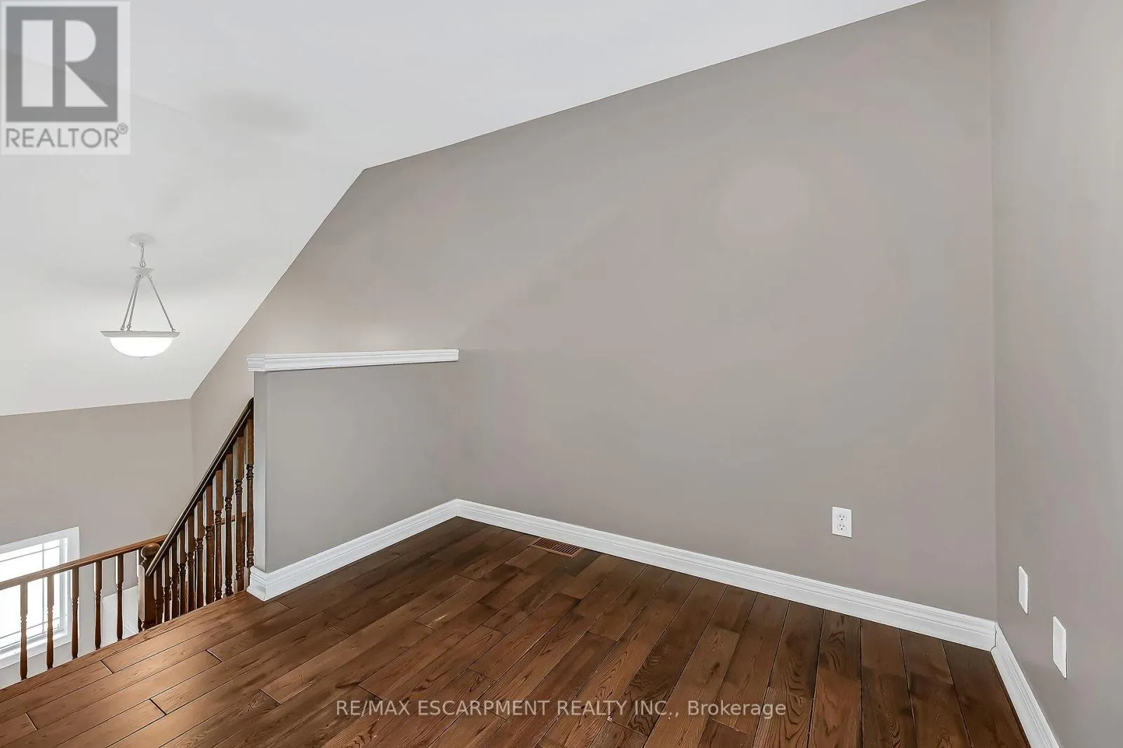 21 - 242 UPPER MOUNT ALBION ROAD