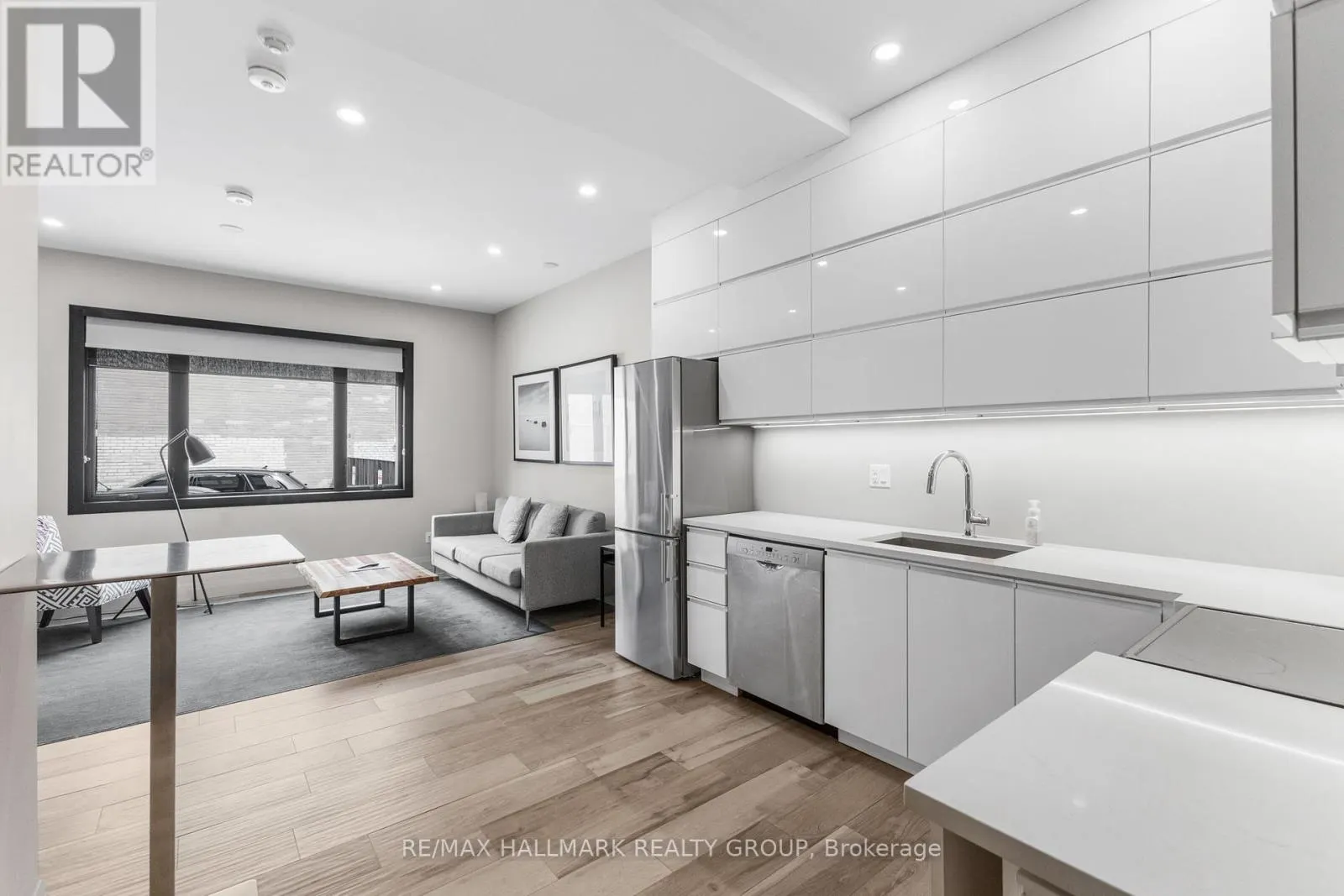 2 - 201 MACLAREN STREET